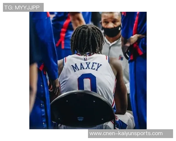 邓弗里斯谈被换下的不满情绪期待球队未来表现更佳