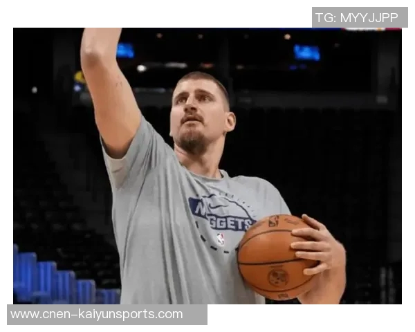 小萨被约基奇剃成地中海漫画家调侃约基奇传球风格幽默搞笑