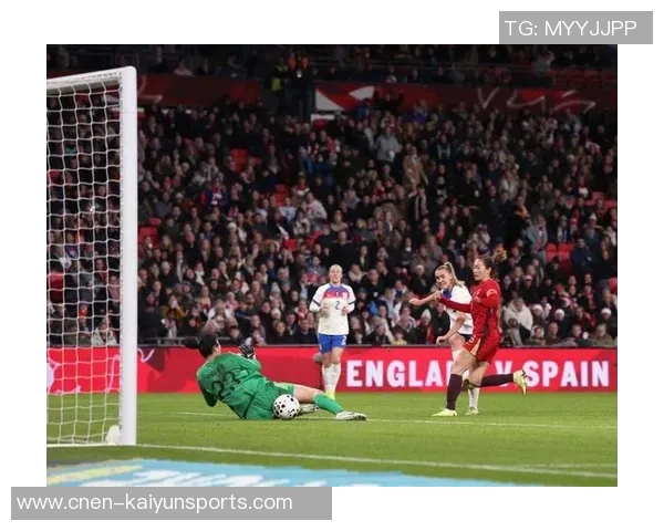 马德兴怒斥女足表现不佳:输给英格兰可以接受但对苏格兰的失利令人失望 马德兴怒斥女足表现不佳:输给英格兰可以接受但对苏格兰的失利令人失望